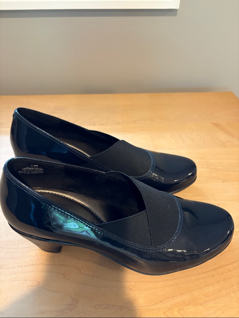 Comfiest & Cutest Easy Spirit Navy Patent Low Heel Slip-On Pumps Ever!